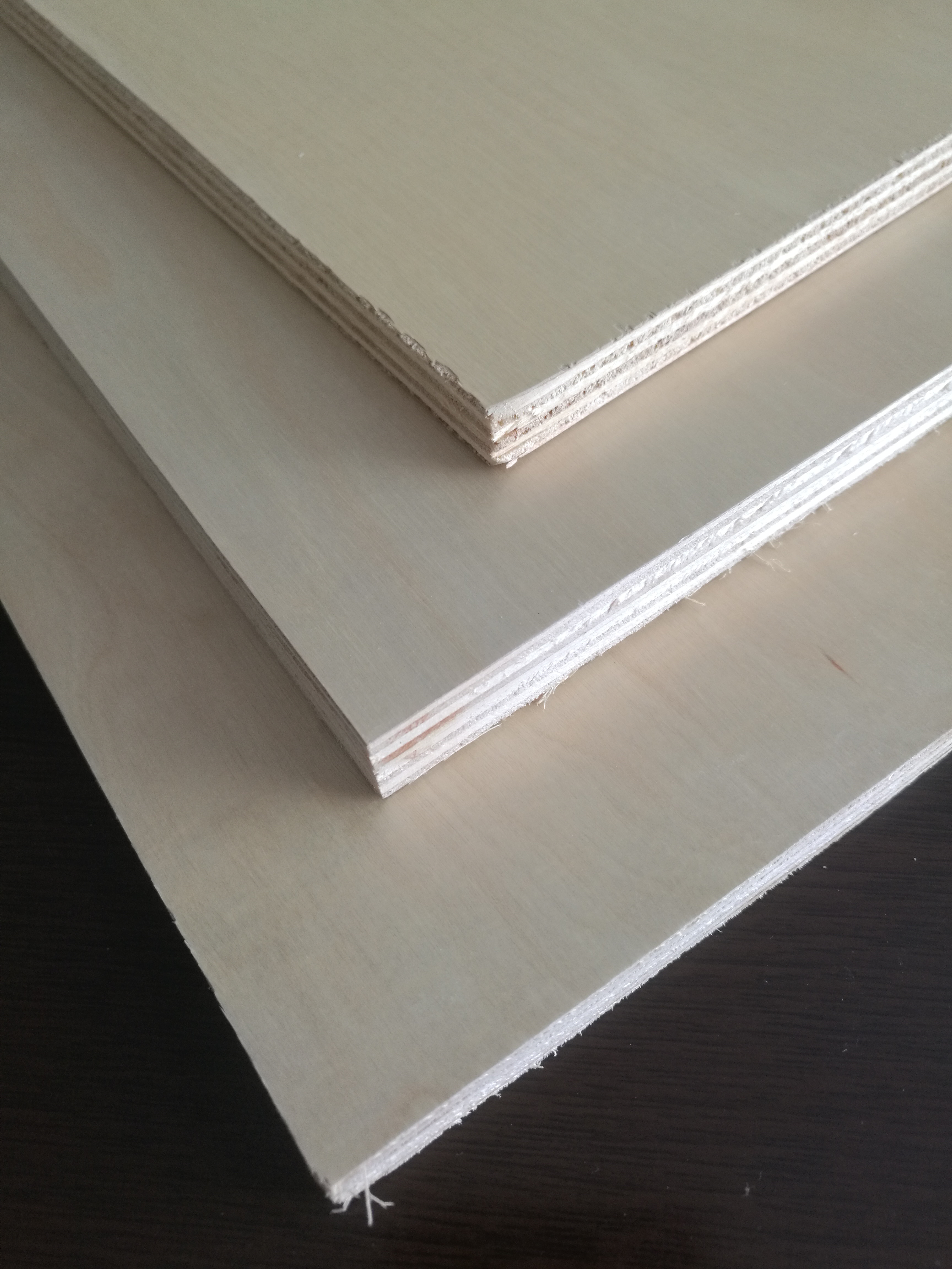 UV coated birch plywood