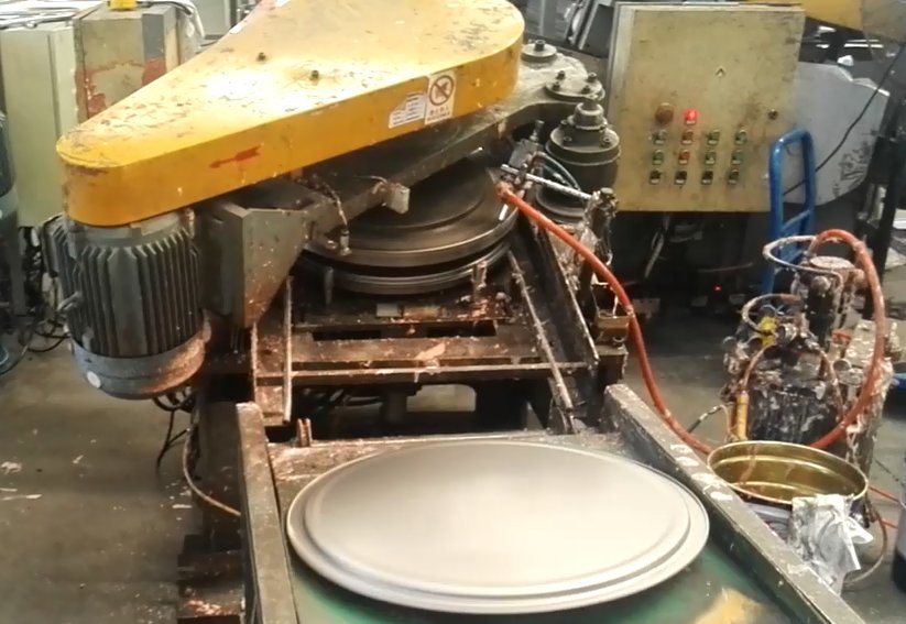Steel Bitumen Drum Cap Hole Punching Machine