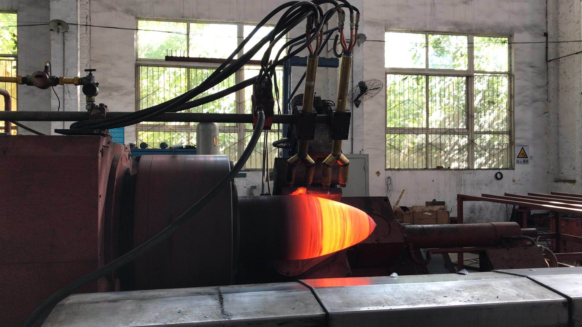 Template Type Hot Spinning Machine for CNG Gas Tank
