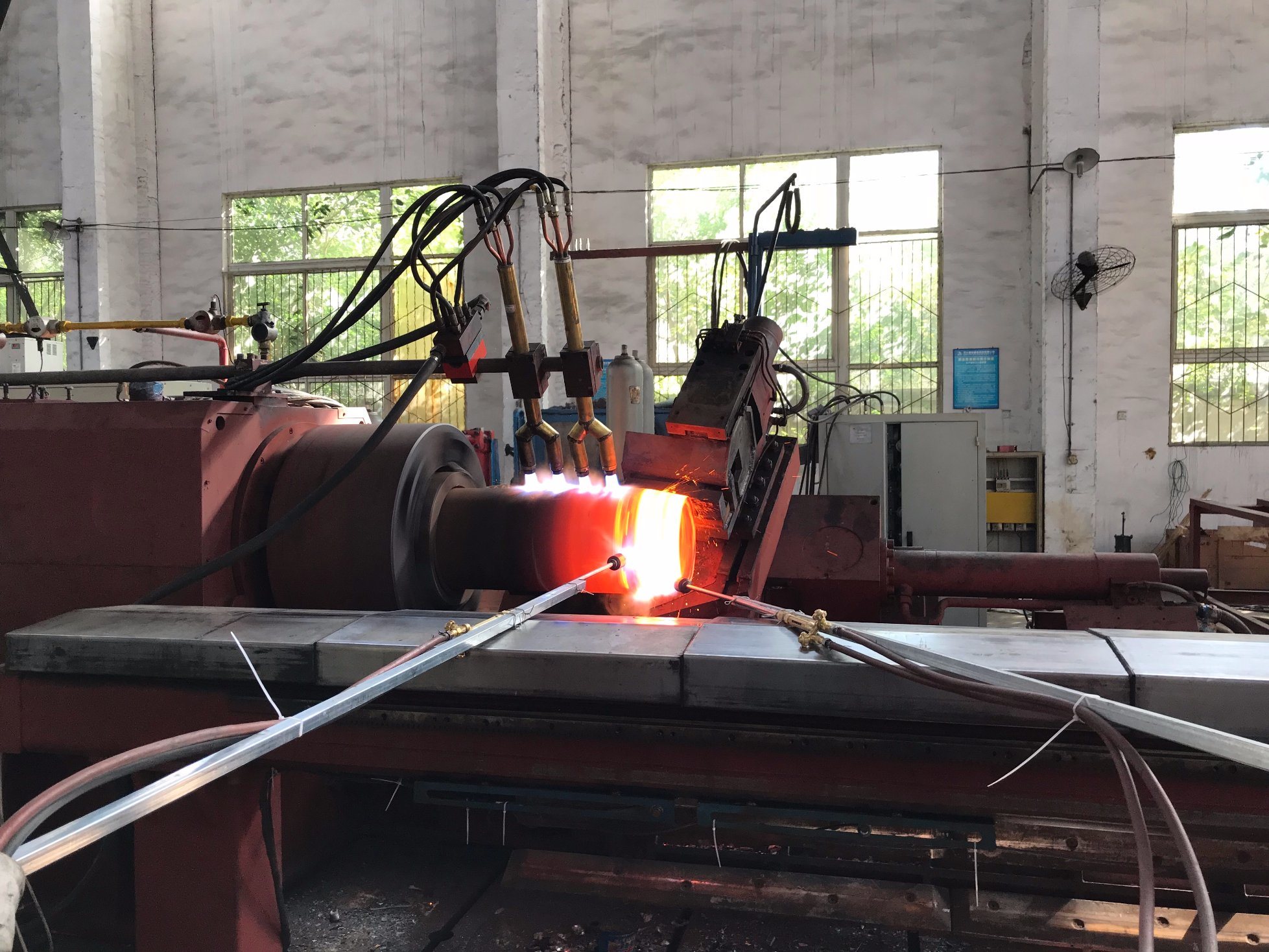 Seamless Cylinder Hot Spinning Equipment