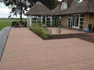 Panneau ext&eacute;rieur de Decking du PE WPC/anti Decking UV compos&eacute; en plastique en bois
