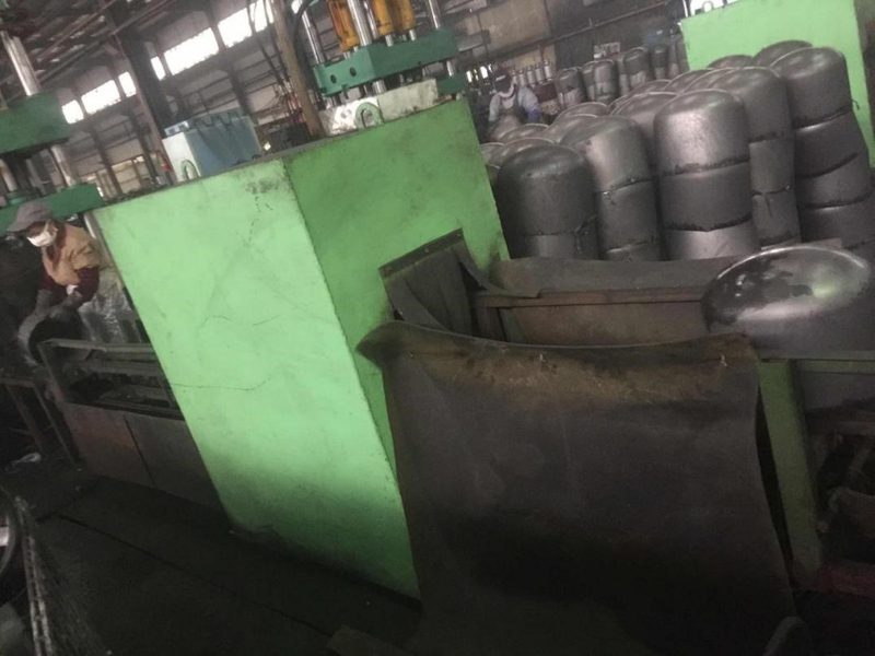 LPG Gas Cylinder Automatic Flushing Machine