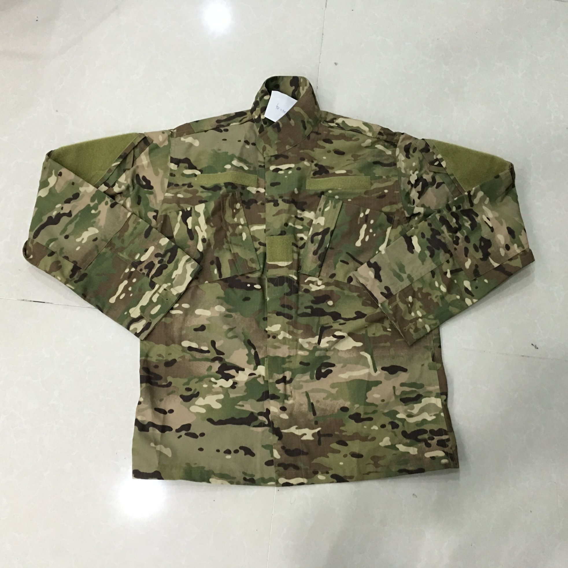 Military Tactical Combat Army Uniforms in Woodland Camo