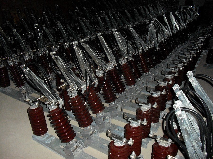 Isolating Switchs Disconnectors Solid Link Interrupters