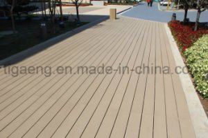 Nuevo azulejo de suelo al aire libre reciclable respetuoso del medio ambiente material moderno de WPC