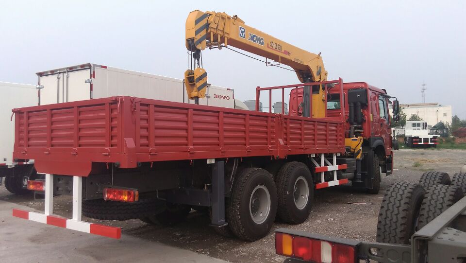 Howo 6x4 Telescopic Boom Truck With Xcmg 14t Crane For Sale 