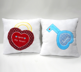 Valentine Gift Pillow Cushion Plush Cushion with Lock Heart 