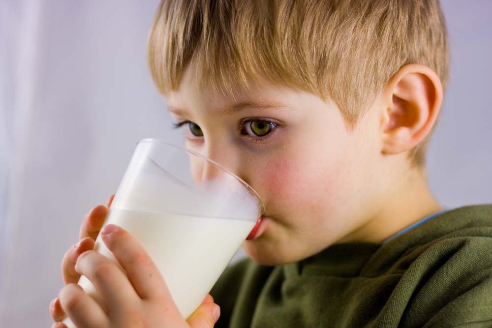 食品科学提醒：坚持一生饮奶是健康中国的有效措施