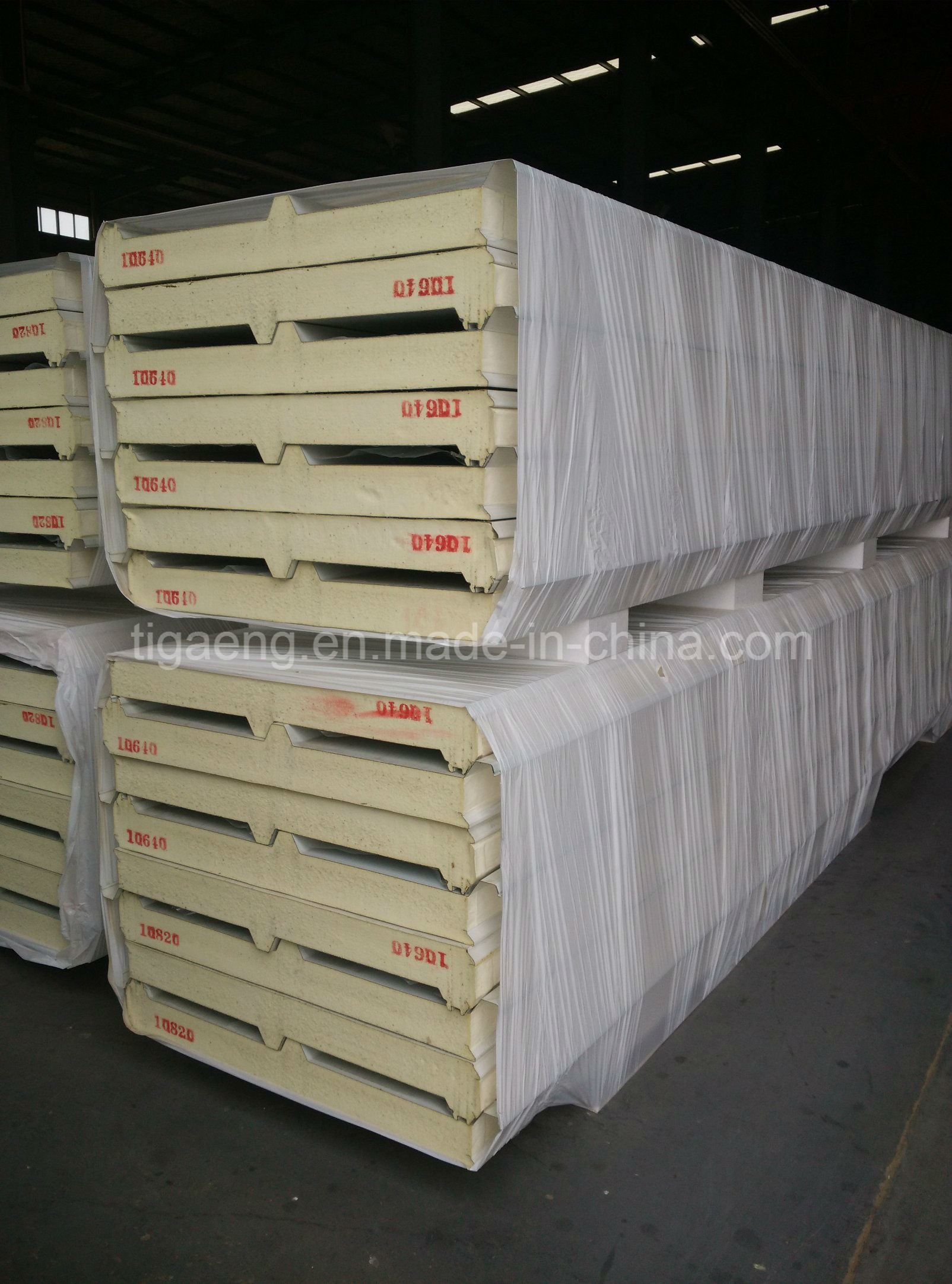 PU Polyurethane Insulated Sandwich Wall Panel/Roof Panel with Factory Price