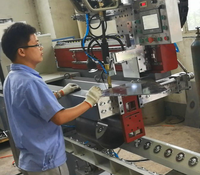 LPG Cylinder Straight Seam Welding Machine