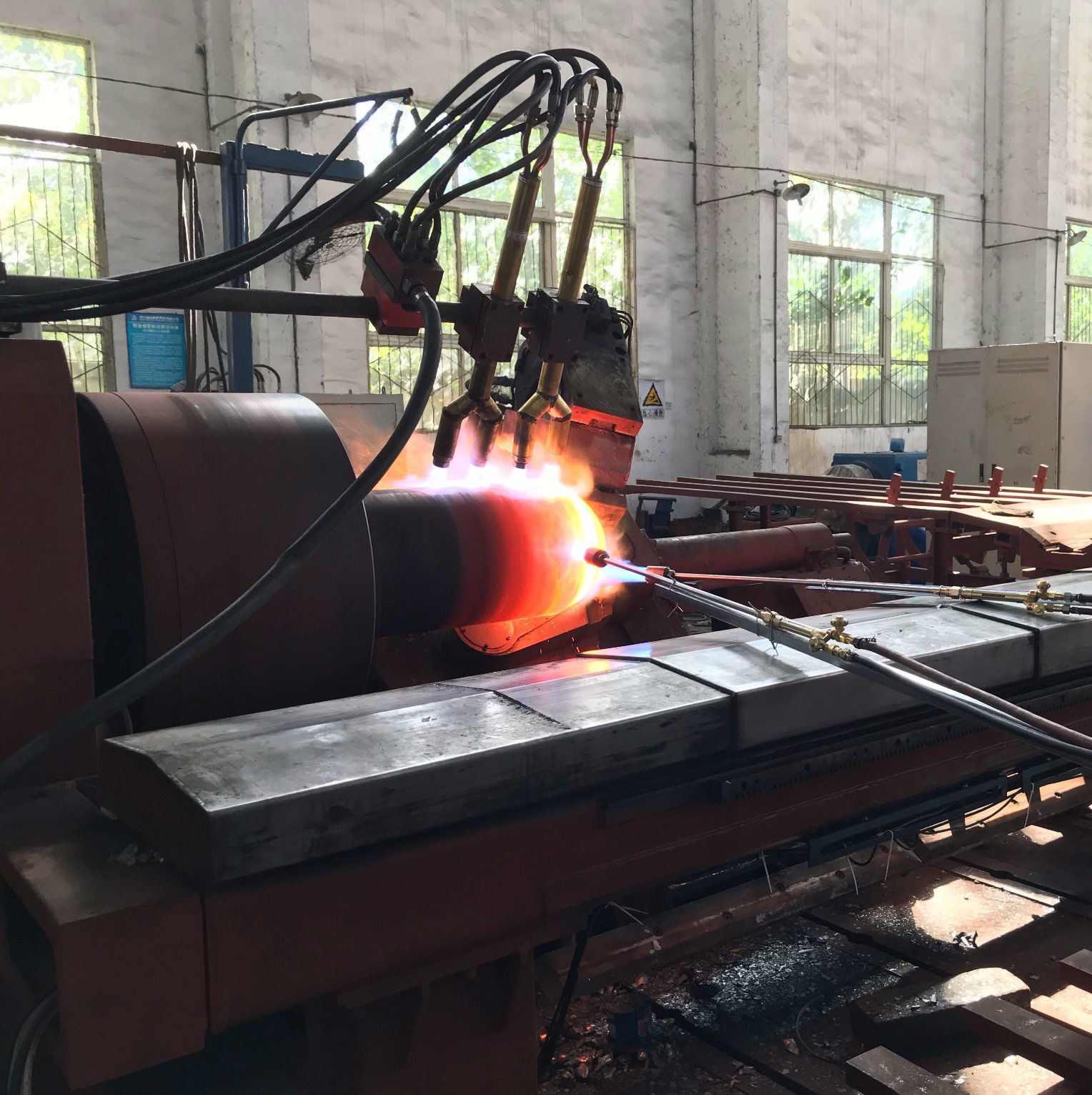 Seamless Pipes CNC Metal Spinning Machine