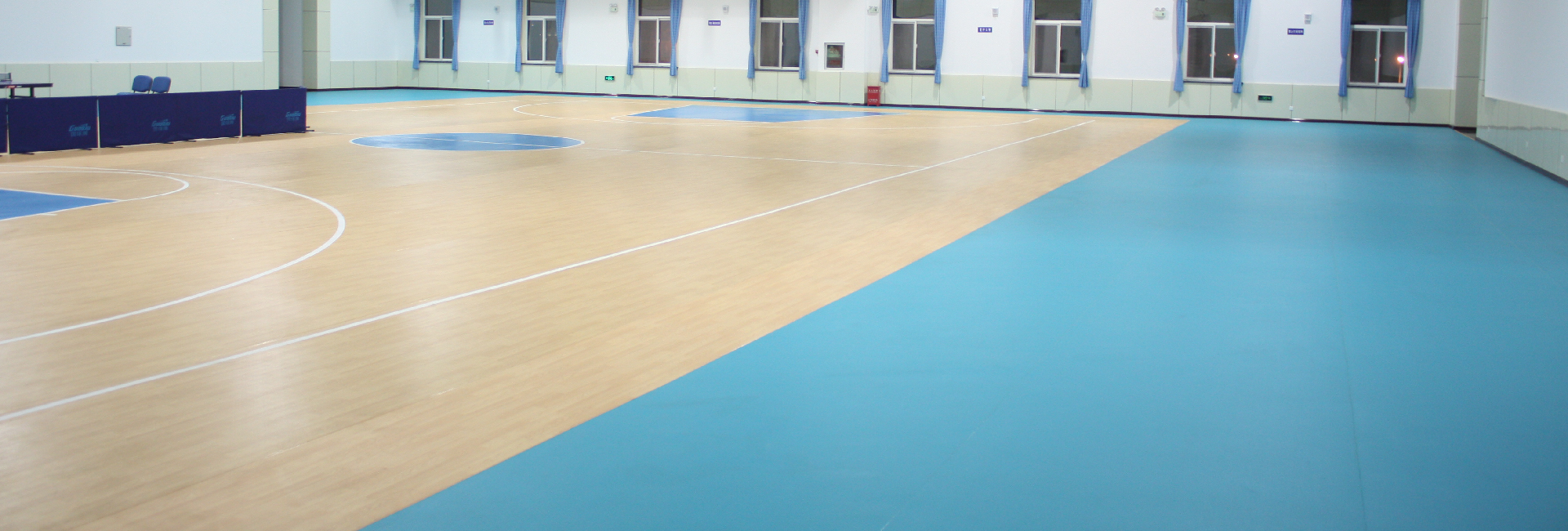 Indoor and outdoor sports flooring