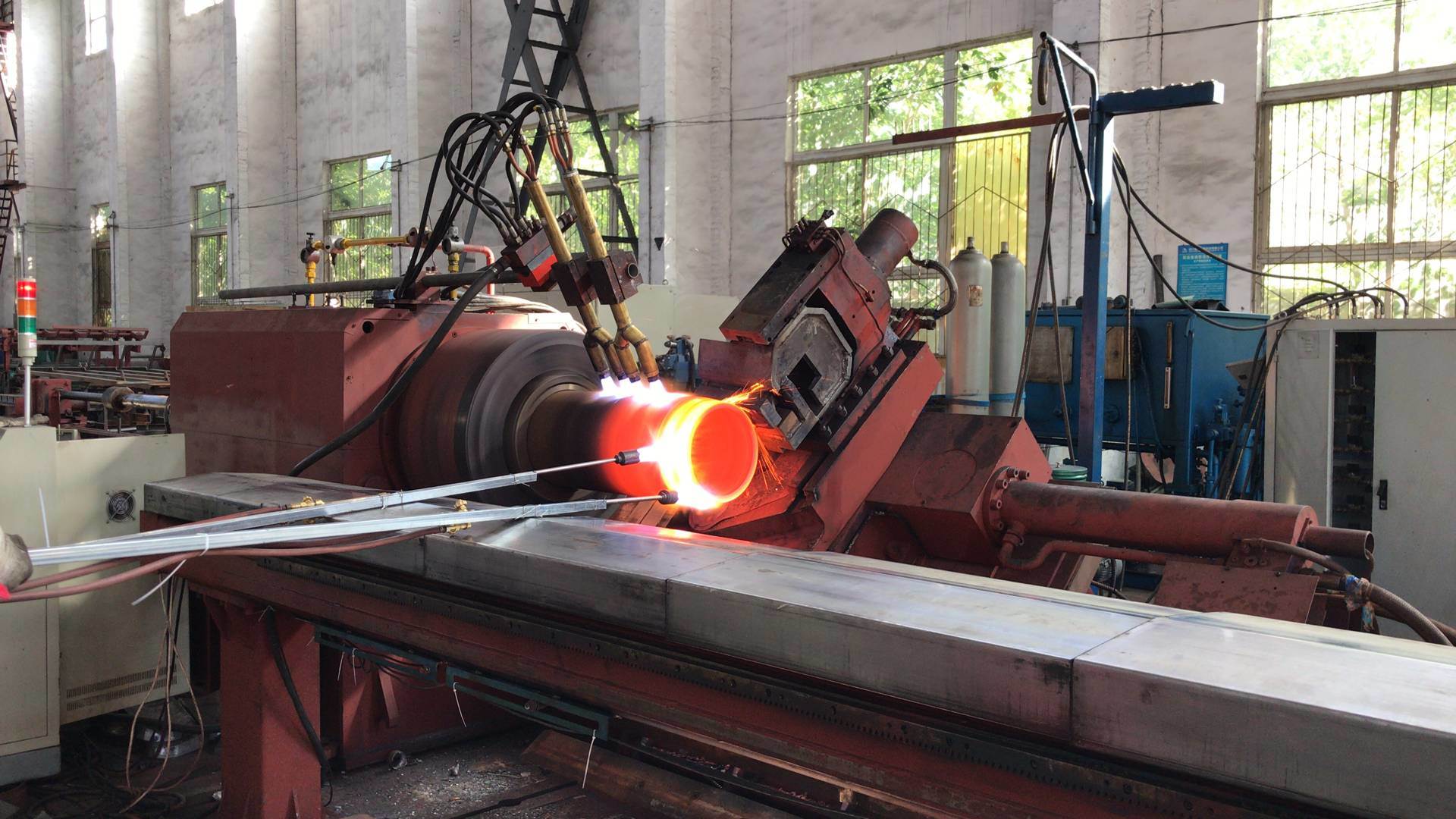 Template Type Hot Spinning Machine for CNG Gas Tank