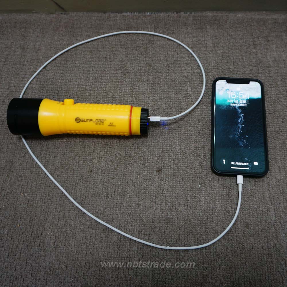A7 Rechargeable Diving LED Flashlight