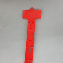 HS61530T14 Plastic PP Retail Hanging Merchandising Clips Strips W3cm Products Display For Supermarket Store Promotion L615mm In Red