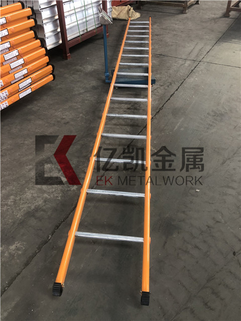 Ancho del material de construcción 410 mm Chapado en polvo de acero revestido Poste recto 61x30.5 mm Escalera para andamios para construcción
