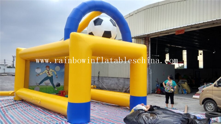 RB9026(6.5x3.5x4.3m) Inflatable Football Kick Penalty Shootout Football Shooting Games For Sale