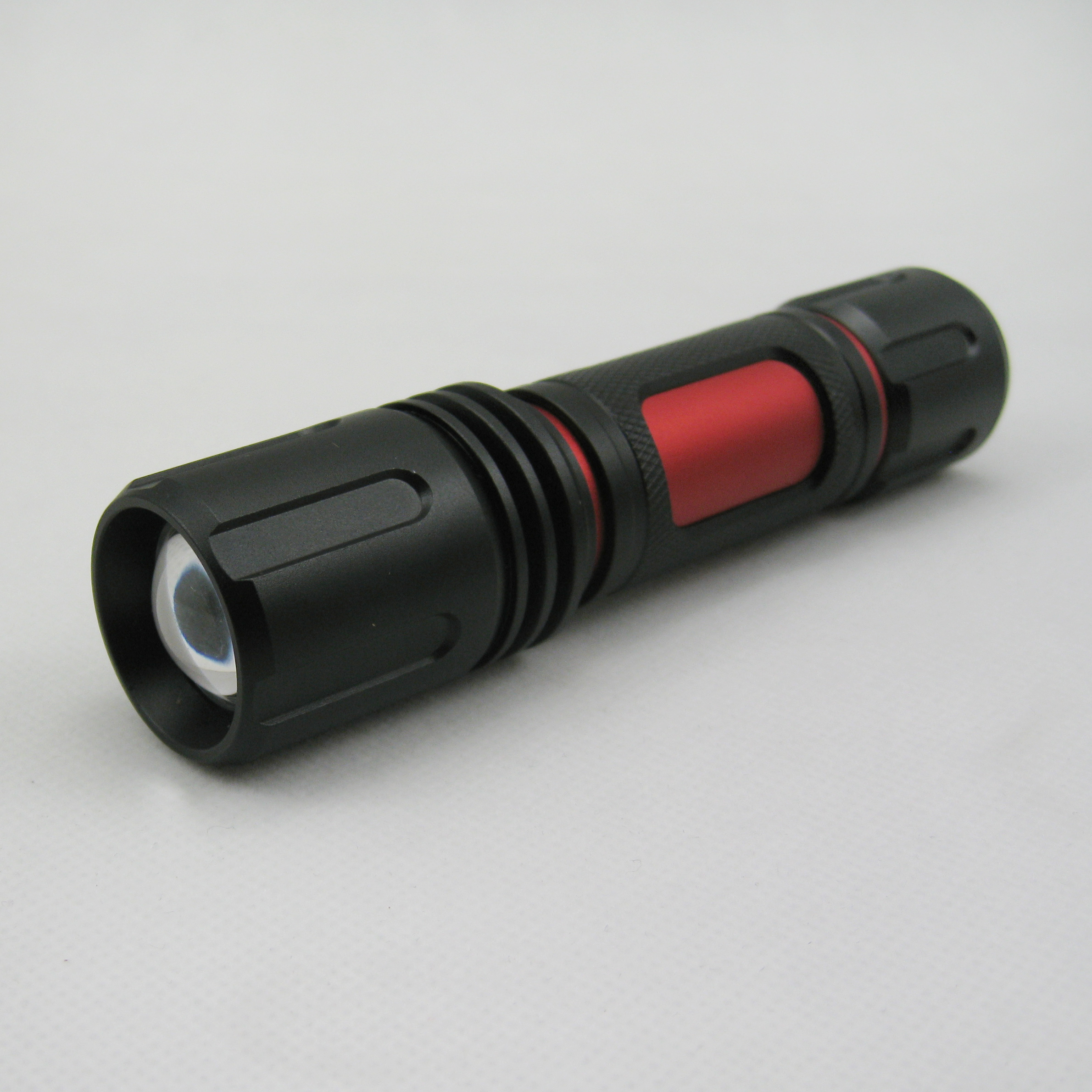 Bi-color 800 Lumens Waterproof Aluminium Flashlight