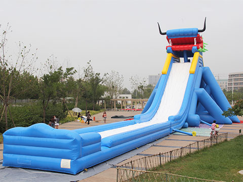  The professional tips for cleaning a commercial inflatable water slide
