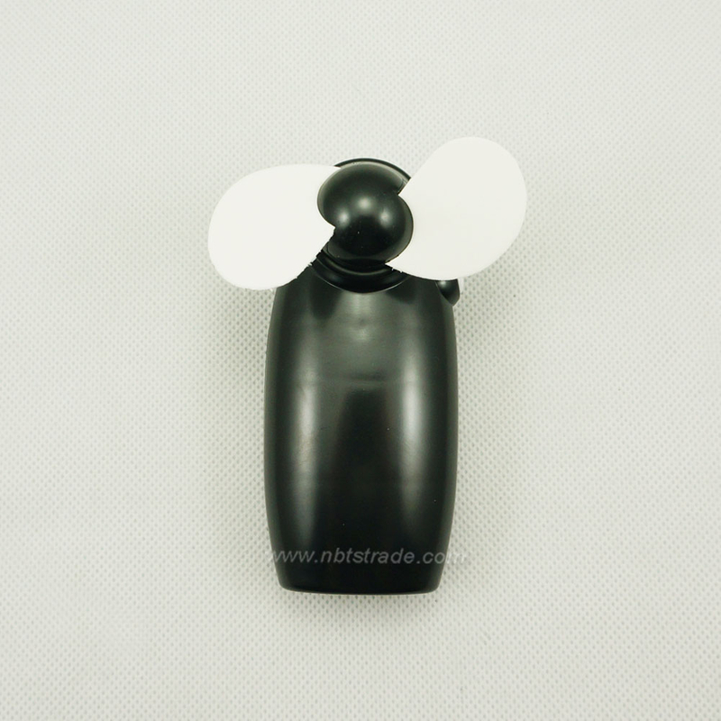 Promotion Handy Cooling Fan Portable Handhold Dry Battery Operated Mini Fan 