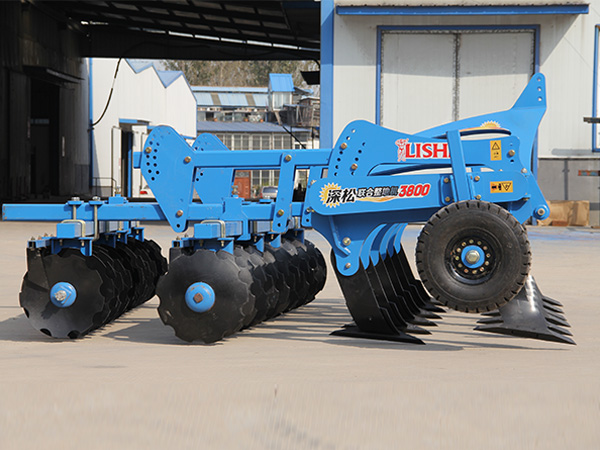 Combined Subsoiling and Soil Preparation Machine