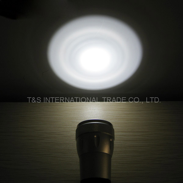 Collapsible LED Flashlight