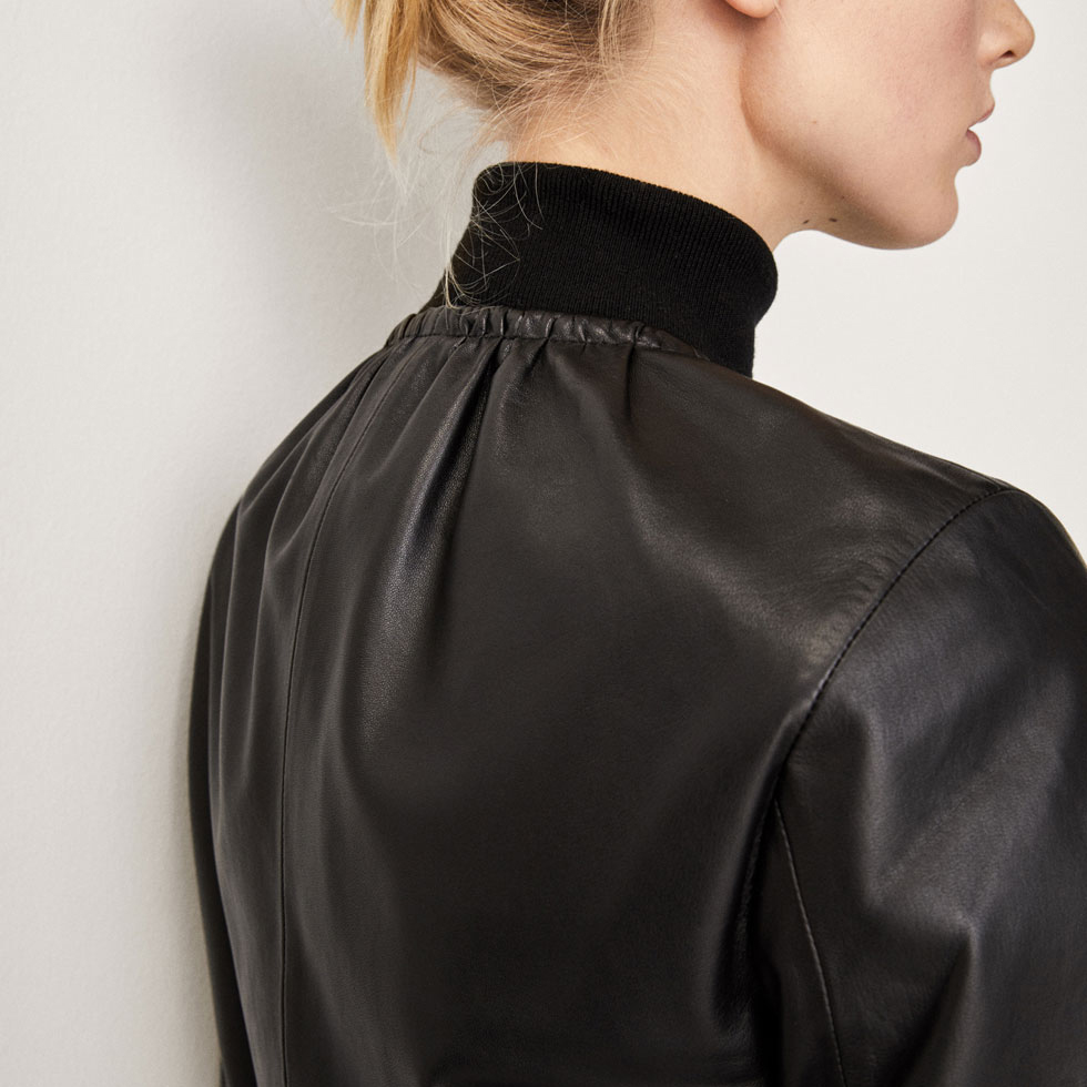 P18E036BW Latest fashion custom leather bomber jacket for women with round neck