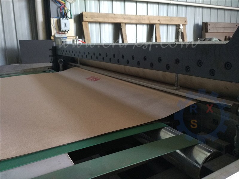 Multifunctional flexo printing - cross cutting machine with automatic stacking