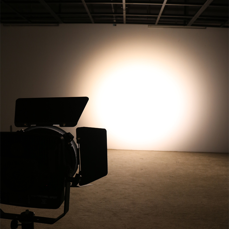 TH-351 El nuevo diseño 200W blanco cálido plegable de Fresnel llevó la luz de Cine