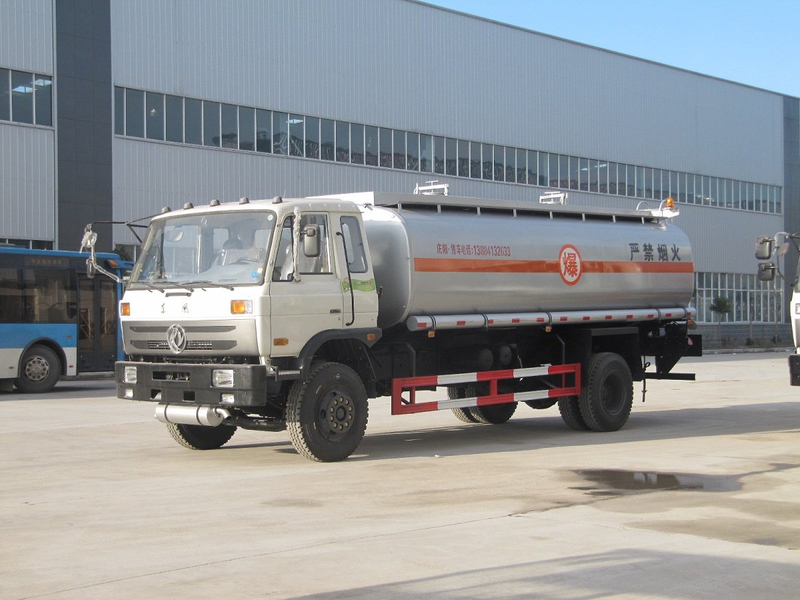 DONGFENG 10000 litros 2700 galones de carbón del acero del combustible del bowser de carro del tanque