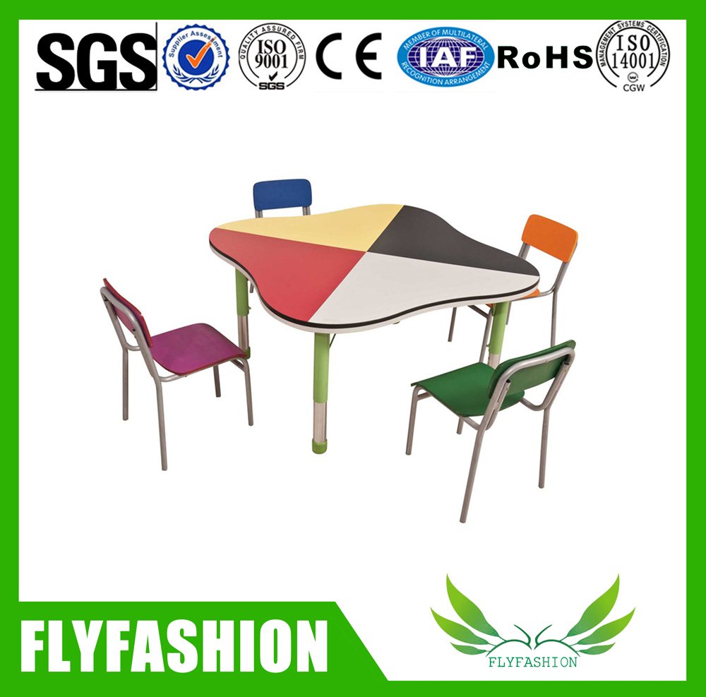 Vector y silla (SF-38C) del estudio de los muebles de escuela de los cabritos