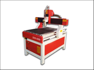 Pequeño ranurador publicitario del CNC