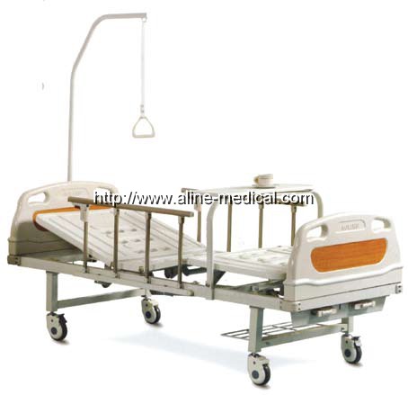 One lifter two crank manual hospital bed