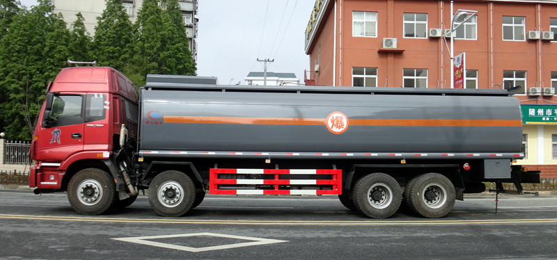 Camión hidroeléctrico sulfúrico líquido químico del carro de petrolero del litro 15ton 12000 12cbm del ácido CHL 18ton
