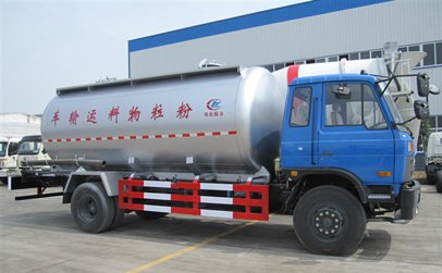Carro del tanque a granel del petrolero del cemento de Dongfeng 4*2 Cummins 170hp