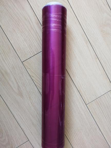 Rollos de película adhesiva de PVC de color púrpura
