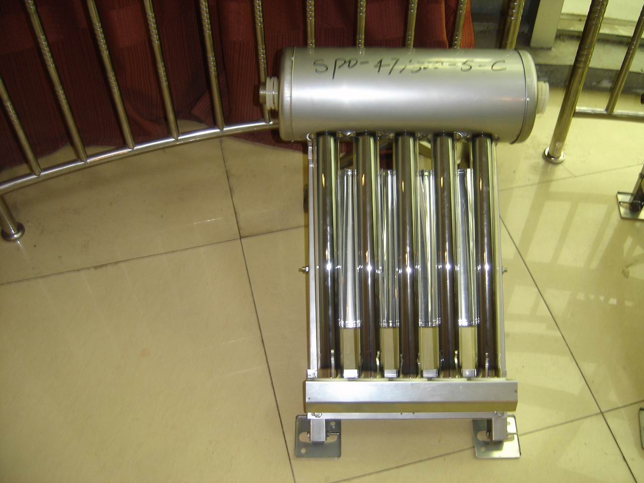 Mini tubo de vacío de baja presión Calentador de agua solar