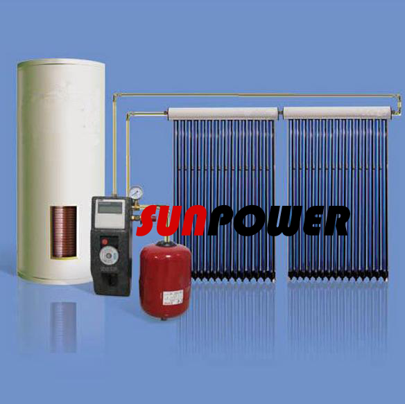 Sistema de calentador de agua solar con tubo de calor dividido