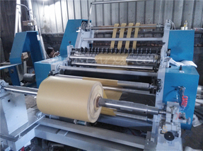 Type horizontal machine de papier de fente et de rebobinage