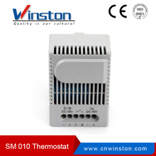 El relé electrónico de diseño compacto se conecta con termostato y calentador (SM 010)