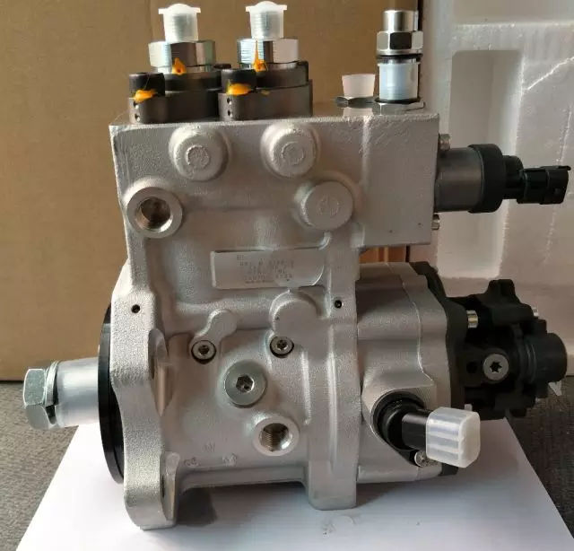 Navistar DT engine