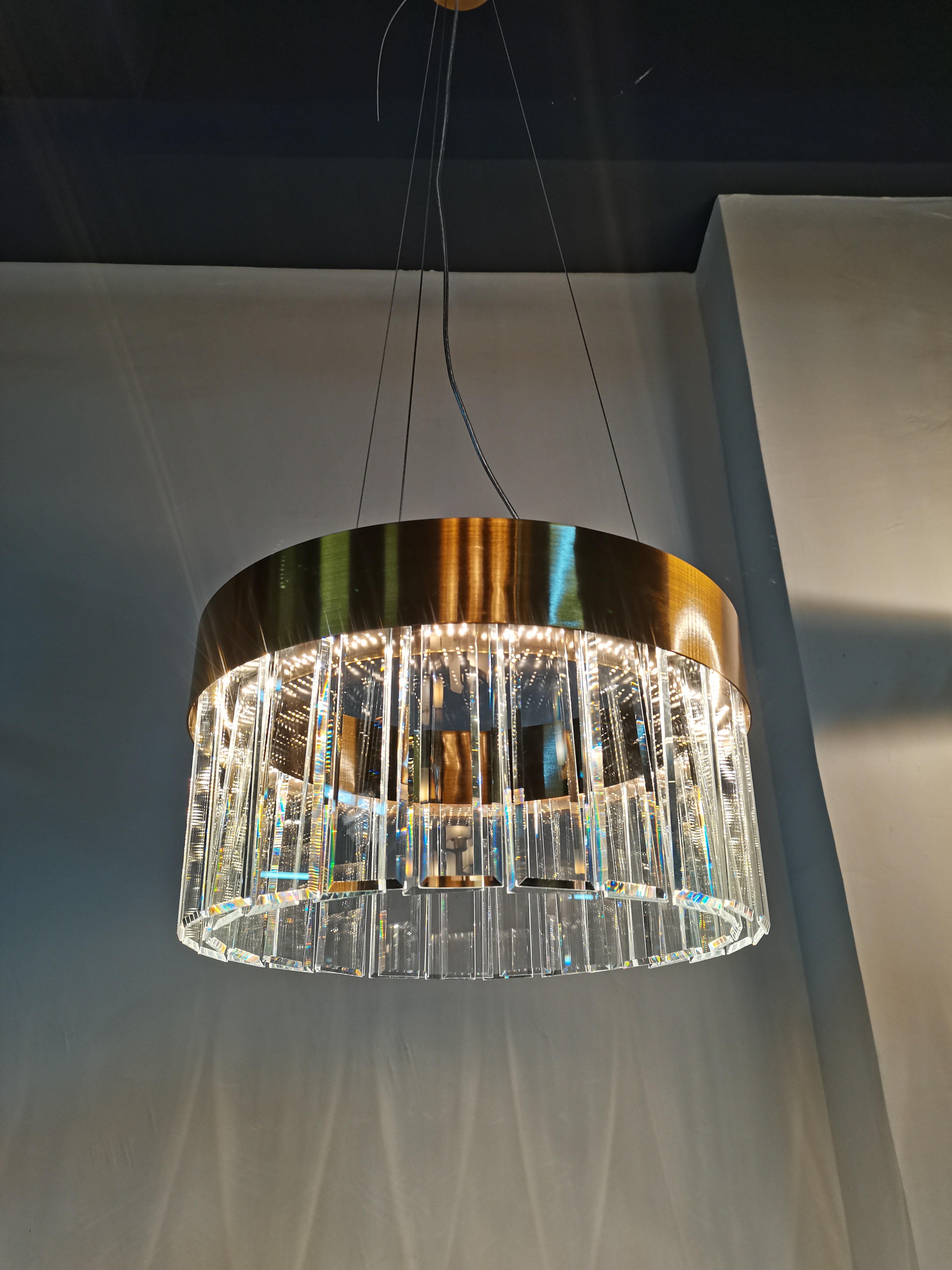 Круглый светильник с роскошным хрустальным металлическим кольцом в гостиной (UR821)