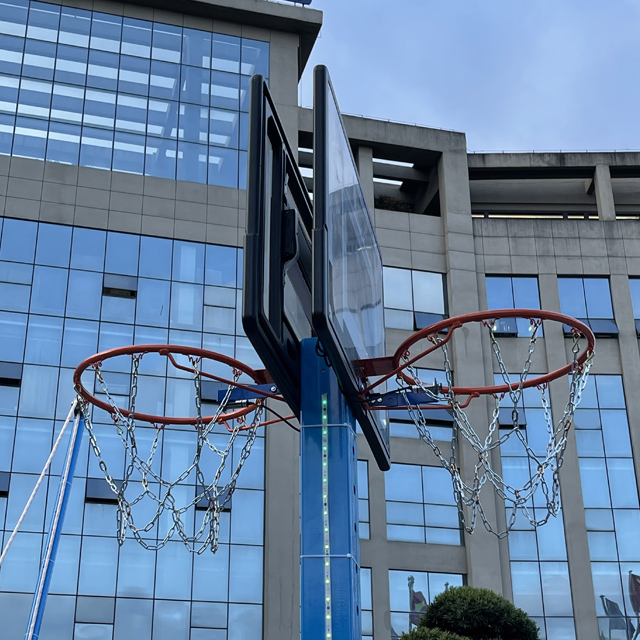 Neues und kreatives Trampolinbett mit digitalen Basketballtoren und LED-Leinen TP-20220423-01