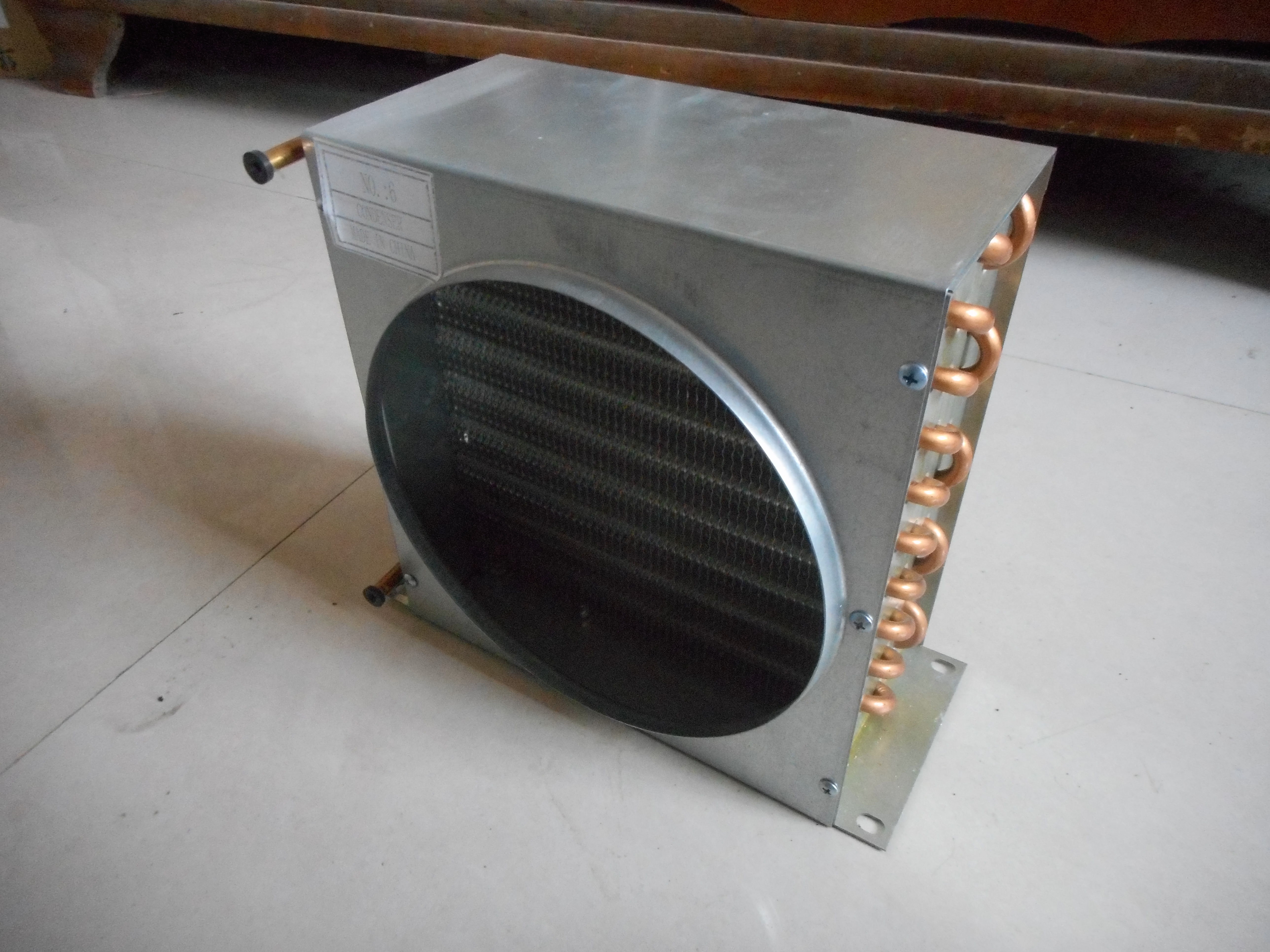 Condensatore dell'evaporatore ad alette in alluminio con tubo di rame raffreddato ad aria 