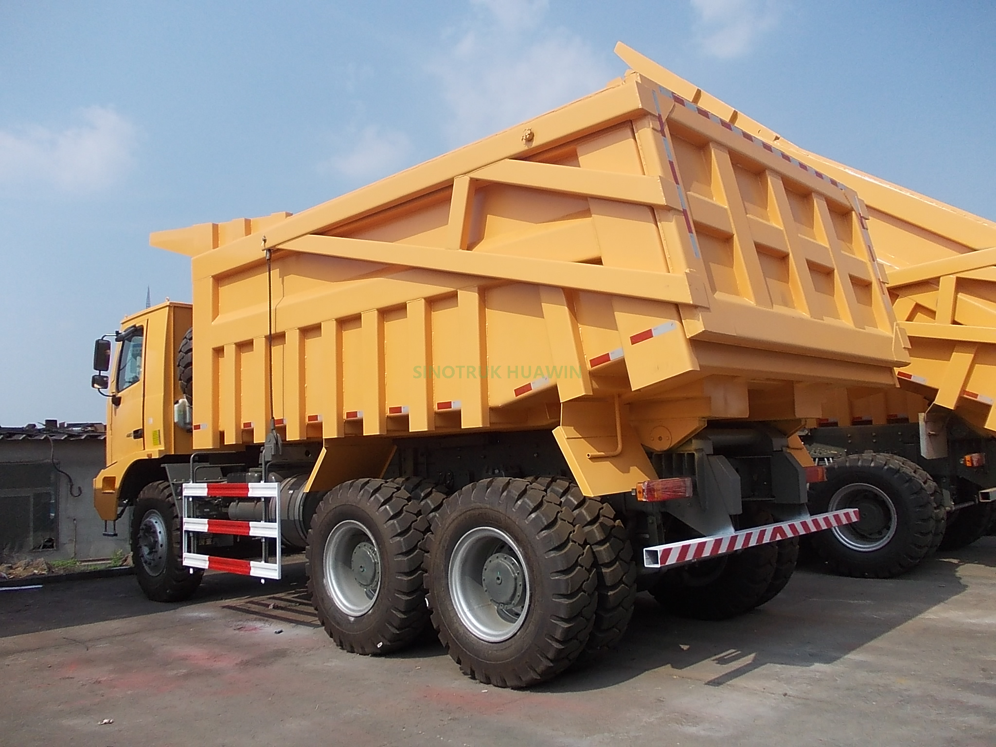 HOWO 6X4 10 wheels mining dump truck for sale-Sinotruk Huawin