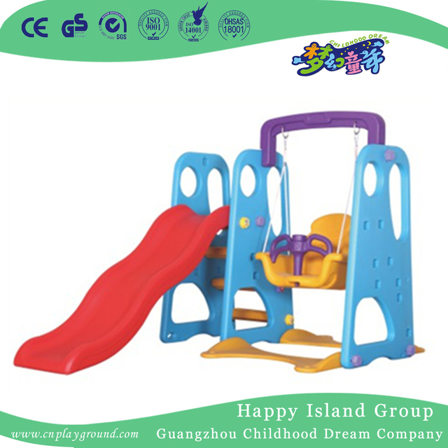 Kinder spielen kleine Kombinationsrutsche aus Kunststoff mit Schaukelspielplatz (ML-2014302)