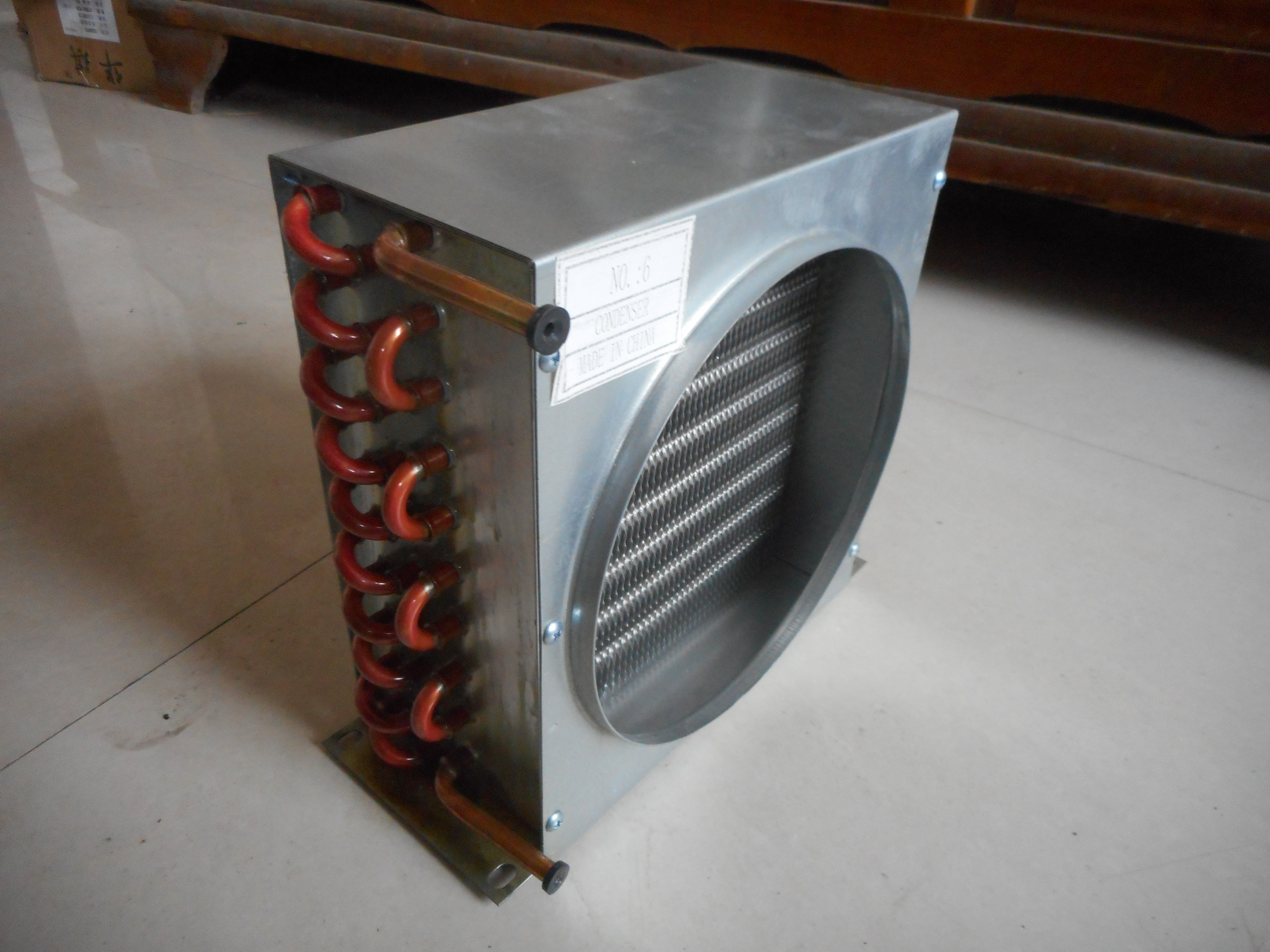 Condenseur d'évaporateur à ailettes en aluminium à tuyau de cuivre refroidi par air 