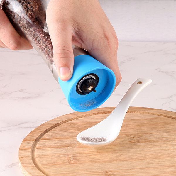 Spice Grinder Jar with Plastic Coarseness Grinder and Glass Body