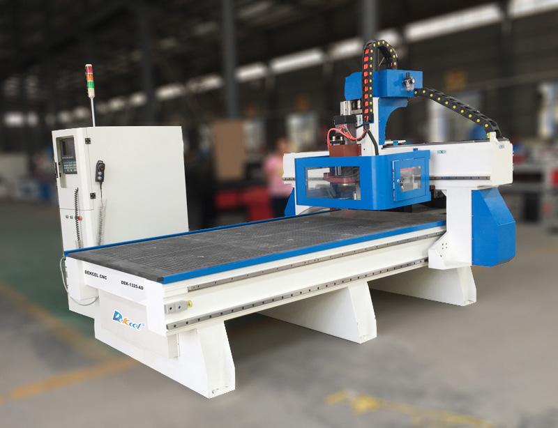 Grabado de la carpintería del CNC de DEKCEL/máquina del ranurador