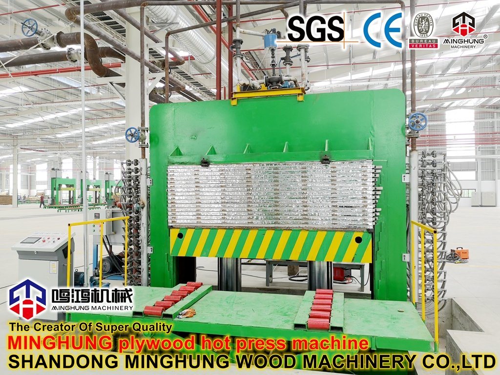 Plywood Hot Press untuk Membuat Film Faced Plywood